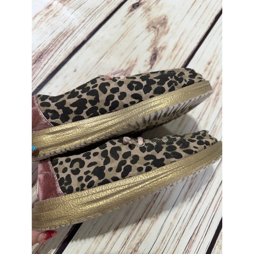Hey Dude Wendy Girls Leopard Print Shoes Size 1 Gold Metallic Glitter Loafers
